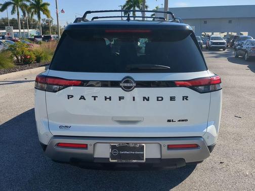 2023 Nissan Pathfinder SL 4WD