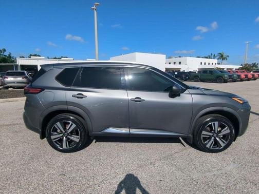 2021 Nissan Rogue SL
