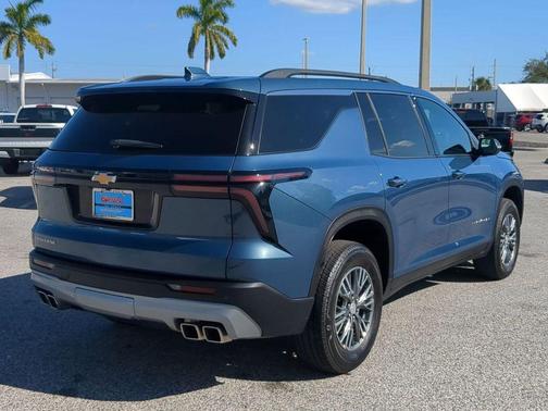 2025 Chevrolet Traverse LT