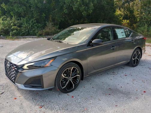 2025 Nissan Altima SR FWD