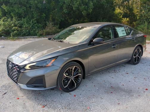 2025 Nissan Altima SR FWD