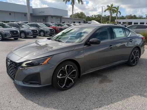 2025 Nissan Altima SR FWD