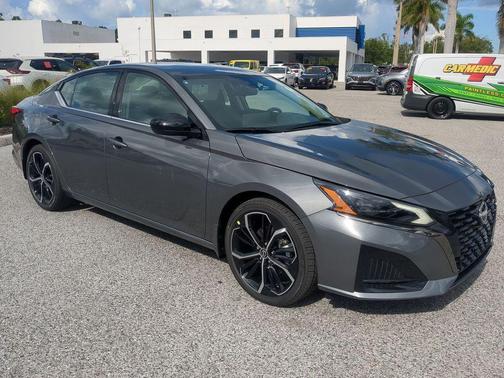 2025 Nissan Altima SR FWD