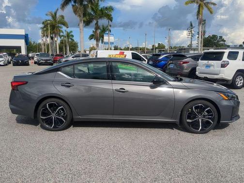 2025 Nissan Altima SR FWD