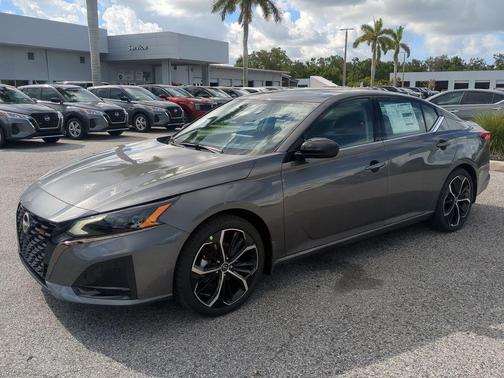 2025 Nissan Altima SR FWD