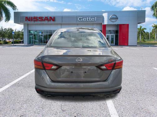 2025 Nissan Altima SR FWD
