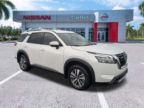 2025 Nissan Pathfinder SL FWD