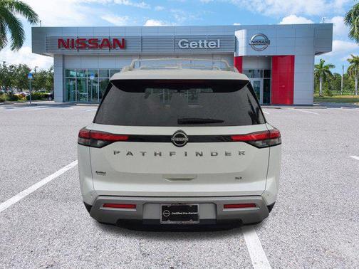 2025 Nissan Pathfinder SL FWD