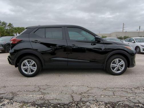 2023 Nissan Kicks S