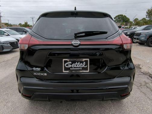 2023 Nissan Kicks S