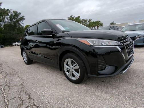 2023 Nissan Kicks S