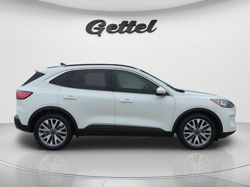 STAR WHITE METALLIC TRI-COAT 2021 Ford Escape Titanium