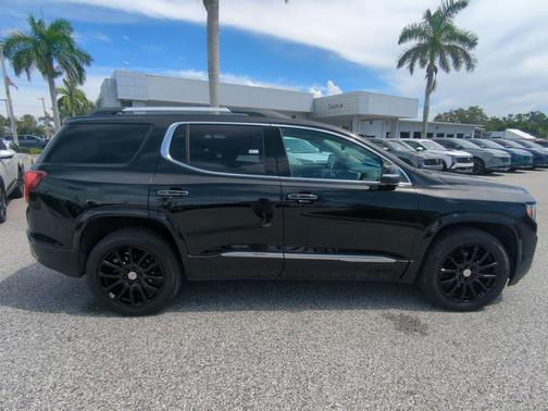 2020 GMC Acadia Denali