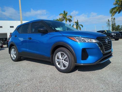 2025 Nissan Kicks S