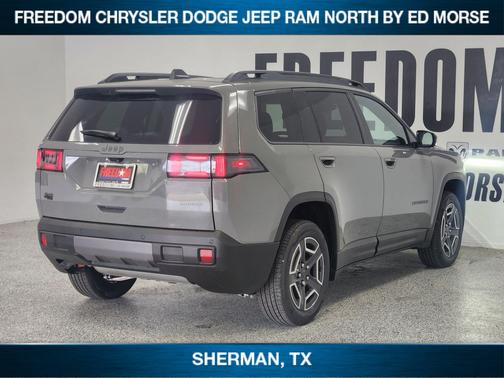 Sting-Gray Clearcoat 2026 Jeep Cherokee Laredo