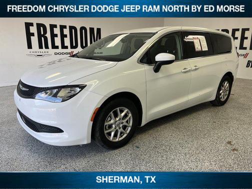 2023 Chrysler Voyager LX