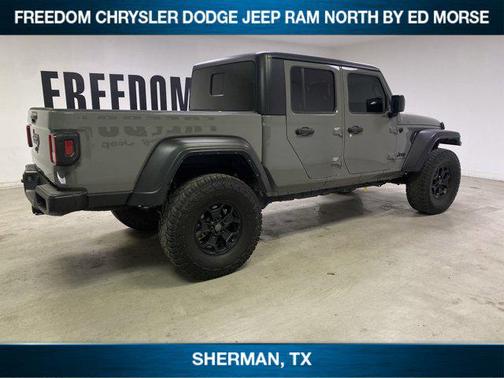 2022 Jeep Gladiator Sport