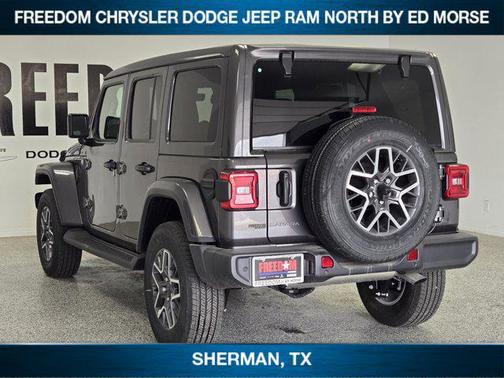 Granite Crystal Metallic Clearcoat 2026 Jeep Wrangler Sahara