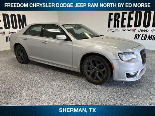 2023 Chrysler 300 Touring