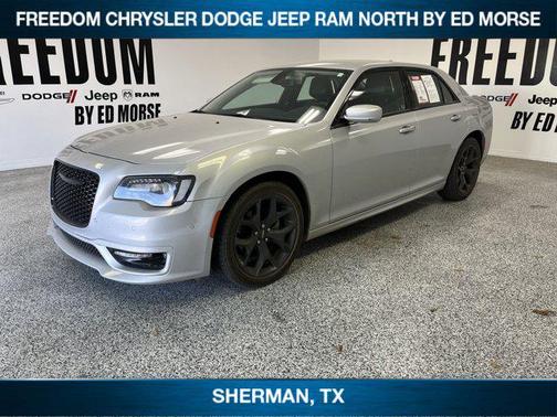 2023 Chrysler 300 Touring