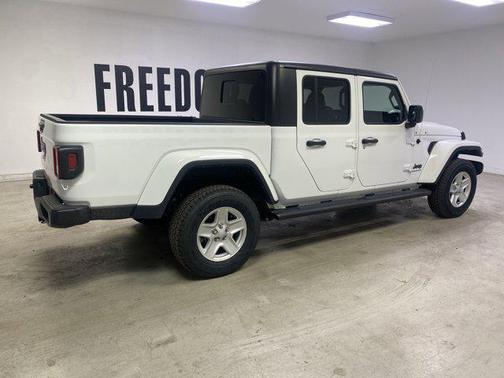 2023 Jeep Gladiator Sport S