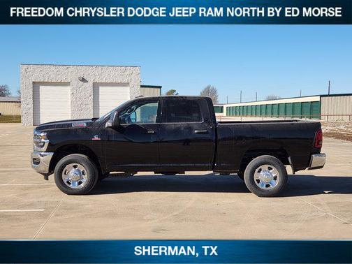 Diamond Black Crystal Pearlcoat 2026 RAM 2500 Tradesman