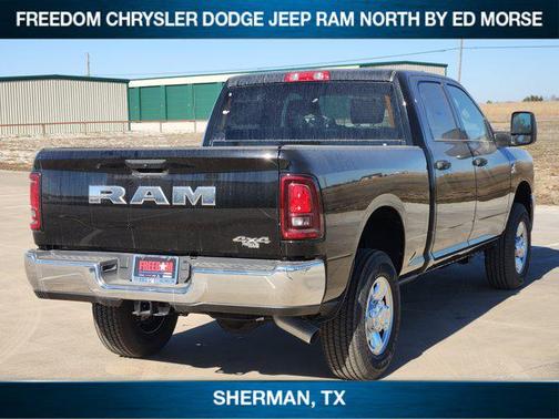 Diamond Black Crystal Pearlcoat 2026 RAM 2500 Tradesman