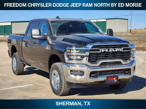 Diamond Black Crystal Pearlcoat 2026 RAM 2500 Tradesman