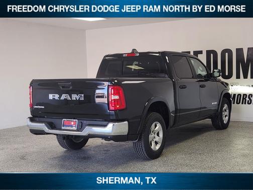 Diamond Black Crystal Pearlcoat 2027 RAM 1500 Lone Star