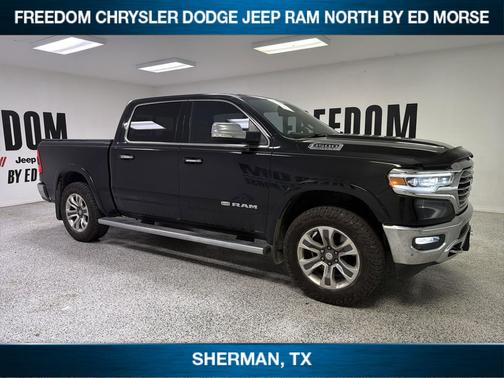 Diamond Black Crystal Pearlcoat 2019 RAM 1500 Longhorn