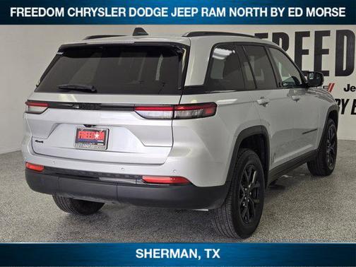 Silver Zynith 2025 Jeep Grand Cherokee Altitude