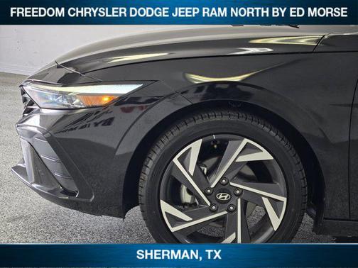 2024 Hyundai ELANTRA Limited