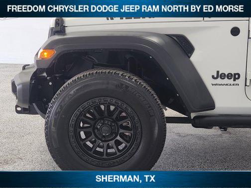 Bright White Clearcoat 2022 Jeep Wrangler Willys