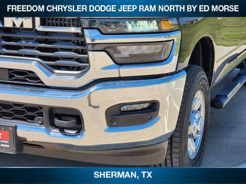 Diamond Black Crystal Pearlcoat 2025 RAM 2500 Tradesman
