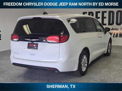 2026 Chrysler Voyager LX