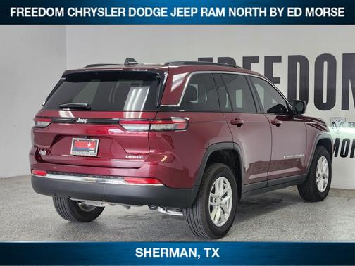 Velvet Red Pearlcoat 2025 Jeep Grand Cherokee Laredo