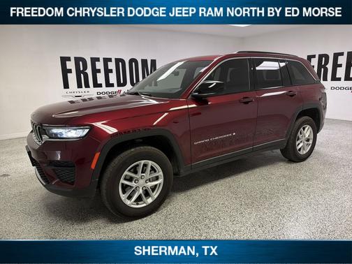 Velvet Red Pearlcoat 2025 Jeep Grand Cherokee Laredo