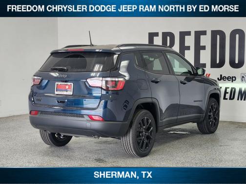 Fathom Blue Pearl Coat 2026 Jeep Compass Latitude