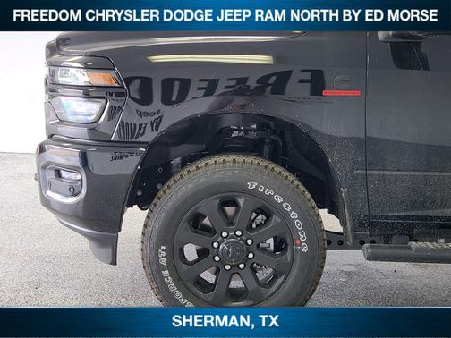 Diamond Black Crystal Pearlcoat 2026 RAM 2500 Black Express