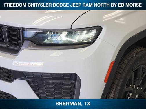Bright White Clearcoat 2026 Jeep Grand Cherokee L Laredo