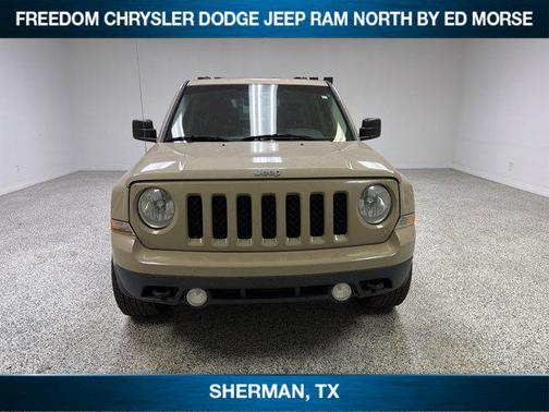 Mojave Sand Clearcoat 2016 Jeep Patriot Latitude