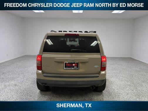 Mojave Sand Clearcoat 2016 Jeep Patriot Latitude