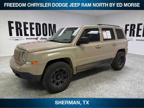 Mojave Sand Clearcoat 2016 Jeep Patriot Latitude