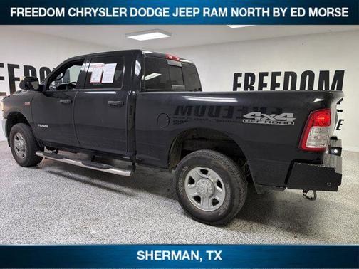 Diamond Black Crystal Pearlcoat 2021 RAM 2500 Tradesman