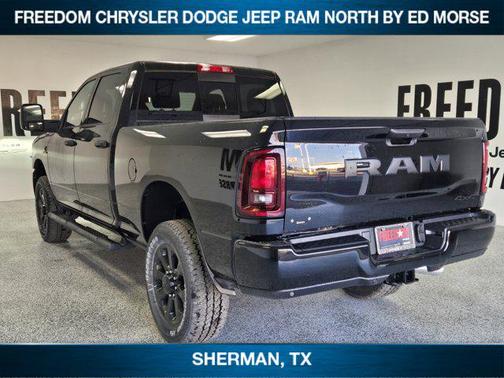 Diamond Black Crystal Pearlcoat 2026 RAM 2500 Black Express