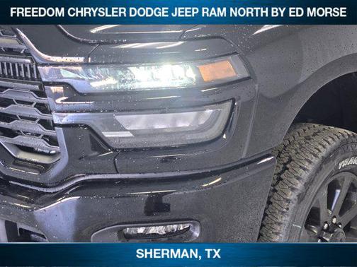 Diamond Black Crystal Pearlcoat 2026 RAM 2500 Black Express