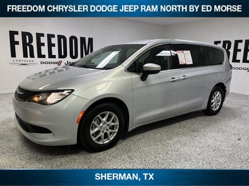 2023 Chrysler Voyager LX