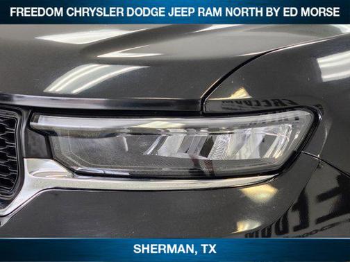 Diamond Black Crystal Pearlcoat 2024 Jeep Grand Cherokee Limited