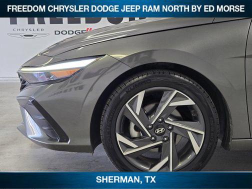 2024 Hyundai ELANTRA Limited