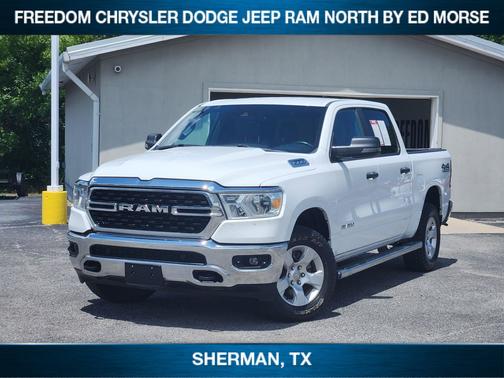 Bright White Clearcoat 2024 RAM 1500 Big Horn/Lone Star
